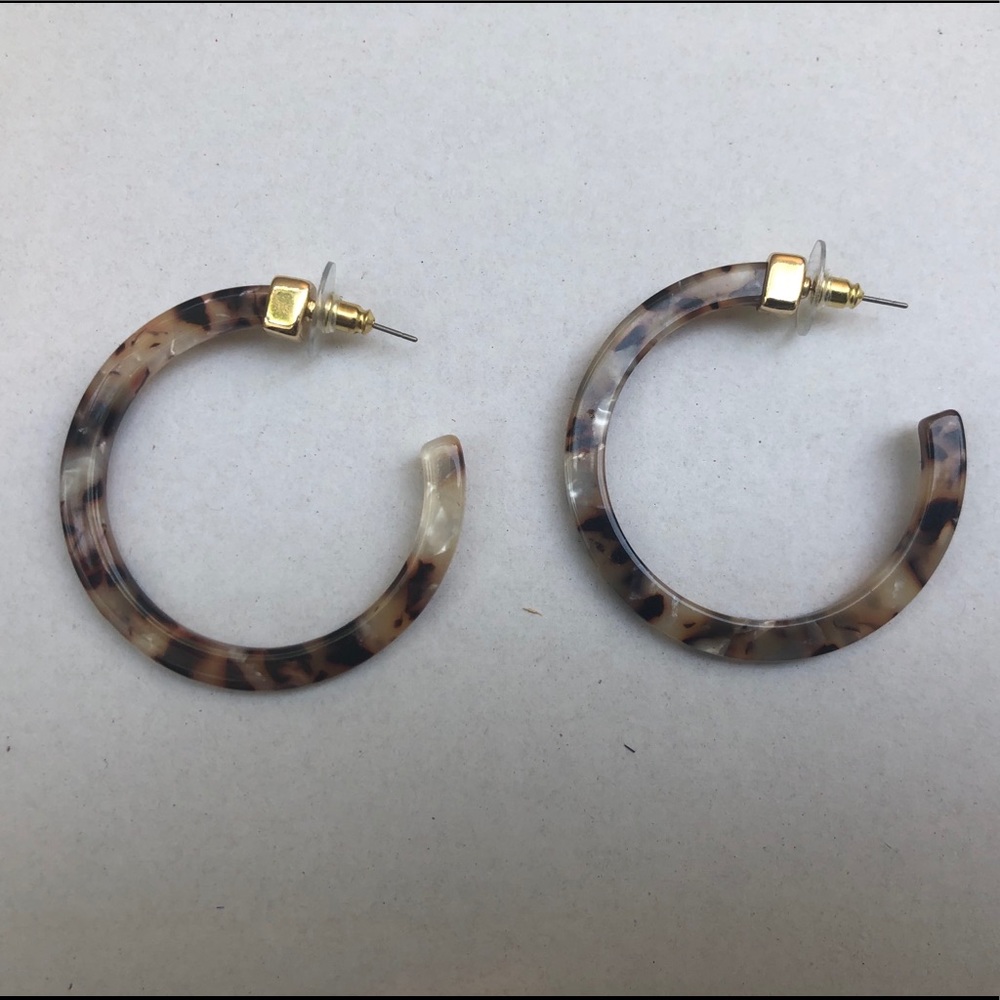Tortoise shell hoop earrings